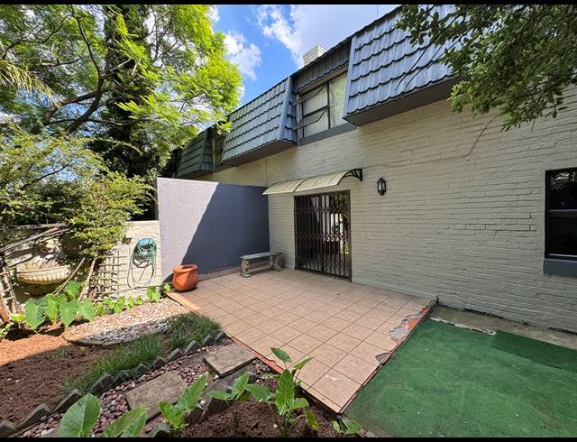 3 BEDROOM APARTMENT RENTED IN BRYANSTON